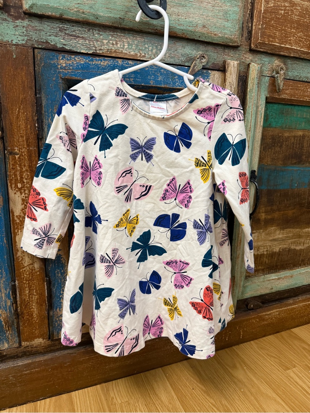 Hanna Andersson Cream Long Sleeve Top with Multicolor Butterfly Print
